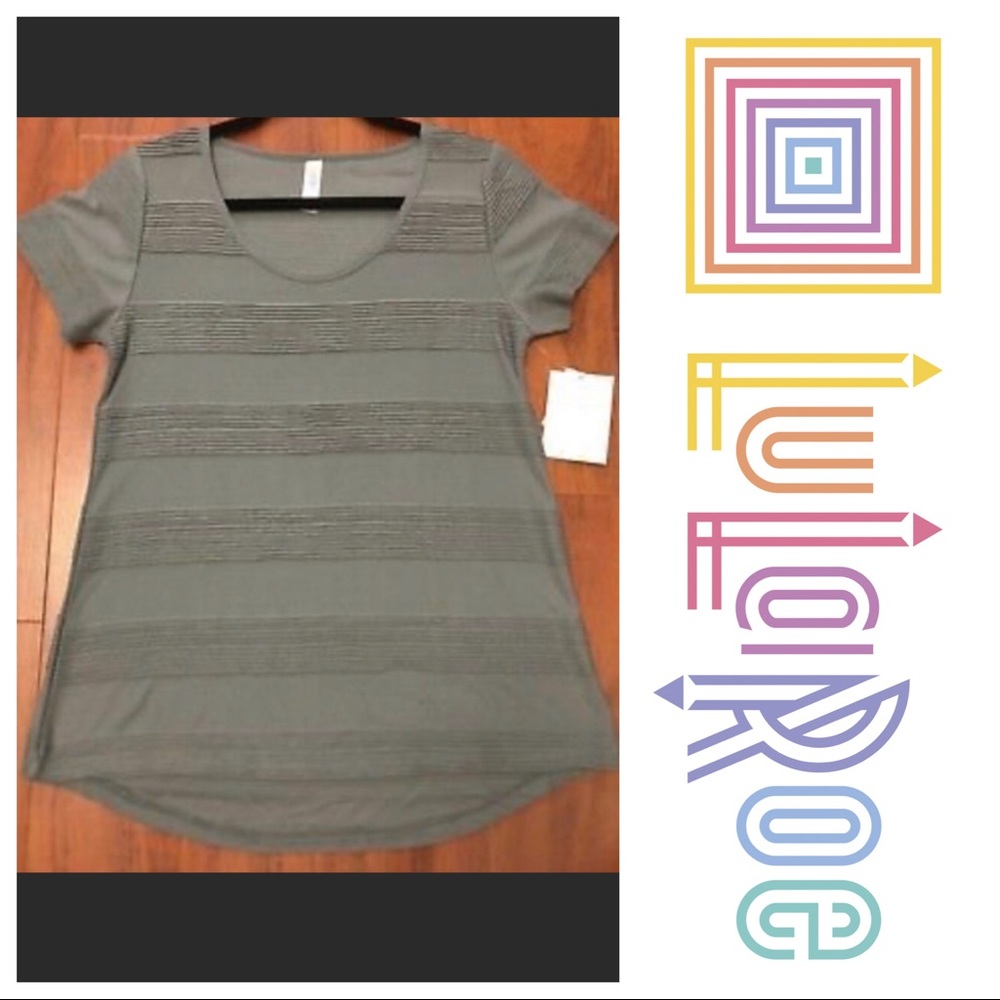 🌺 NWT! Lularoe Classic T